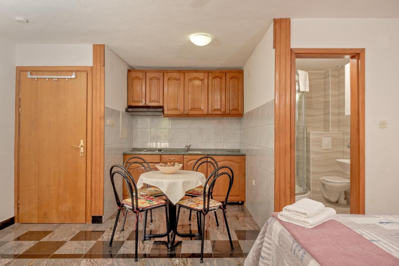 Apartmani Putnik Baška Voda Zewnętrze zdjęcie